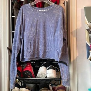 Cropped long sleeve top